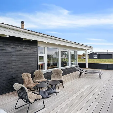 Dyri - 75m From The Sea By Interhome